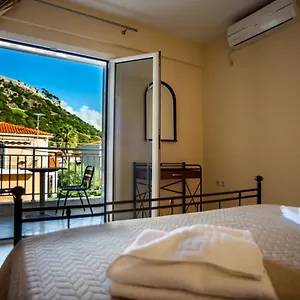 κάντε κράτηση εδώ